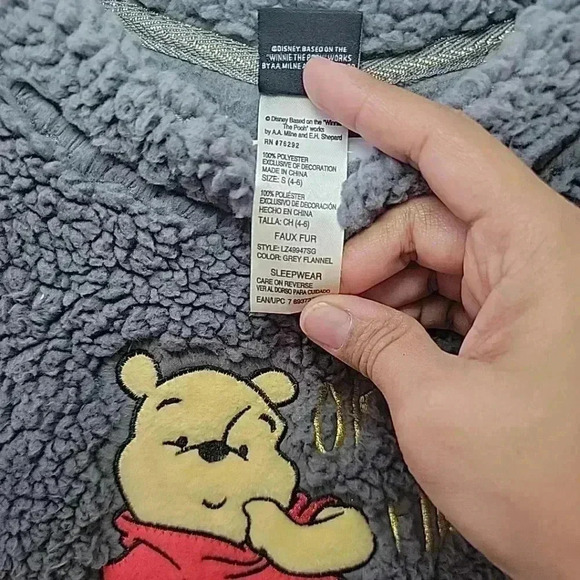 Disney Winnie the Pooh Ok But First Honey Grey Fuzzy Sweater Size Small Juniors - Picture 3 of 4